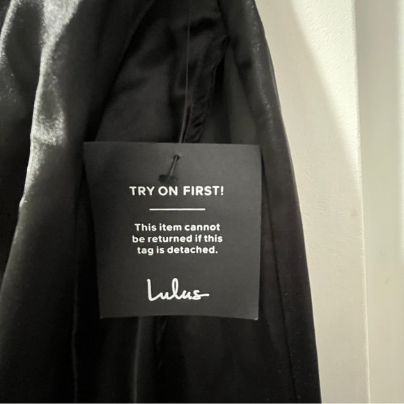 Lulus Stunning Arrival Black Satin Off-The-Shoulder Maxi Dress Medium Brand New - Picture 5 of 6